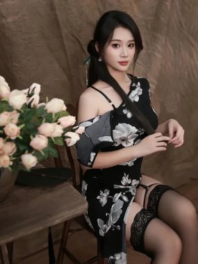 秀人网南乔全套合集：24期精选 – 旗袍/兔女郎/机车风 [18GB/4K高清]